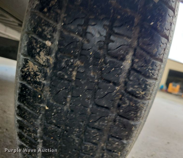 image for item IQ9881 2014 Aluma 8114  utility trailer