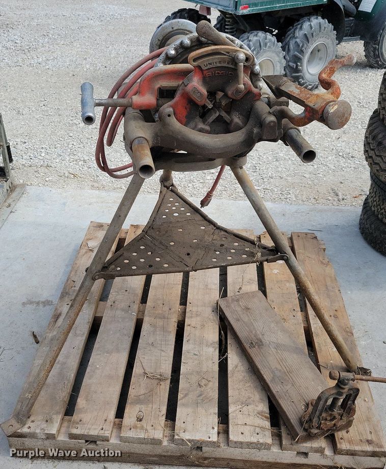 image for item IQ9888 Rigid 300  pipe threading machine