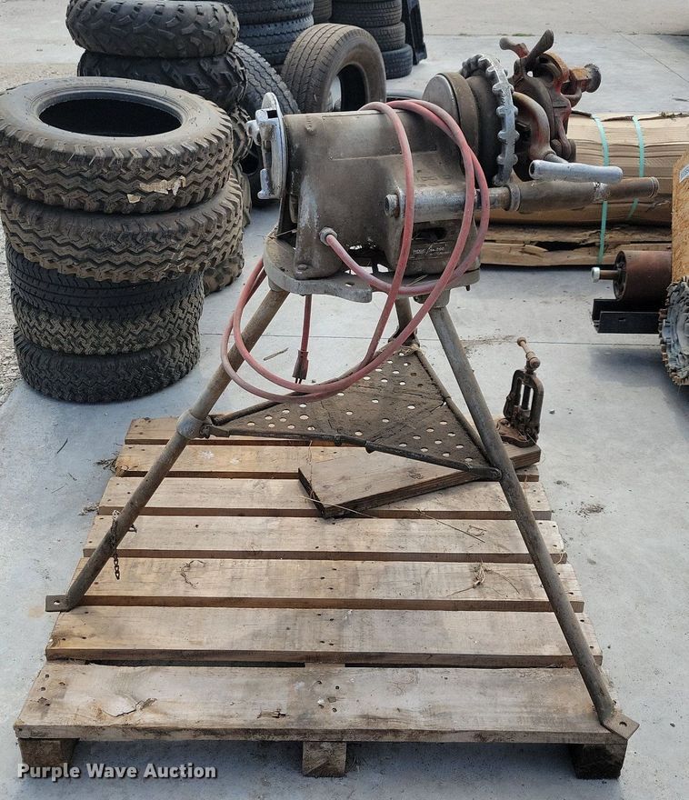 image for item IQ9888 Rigid 300  pipe threading machine