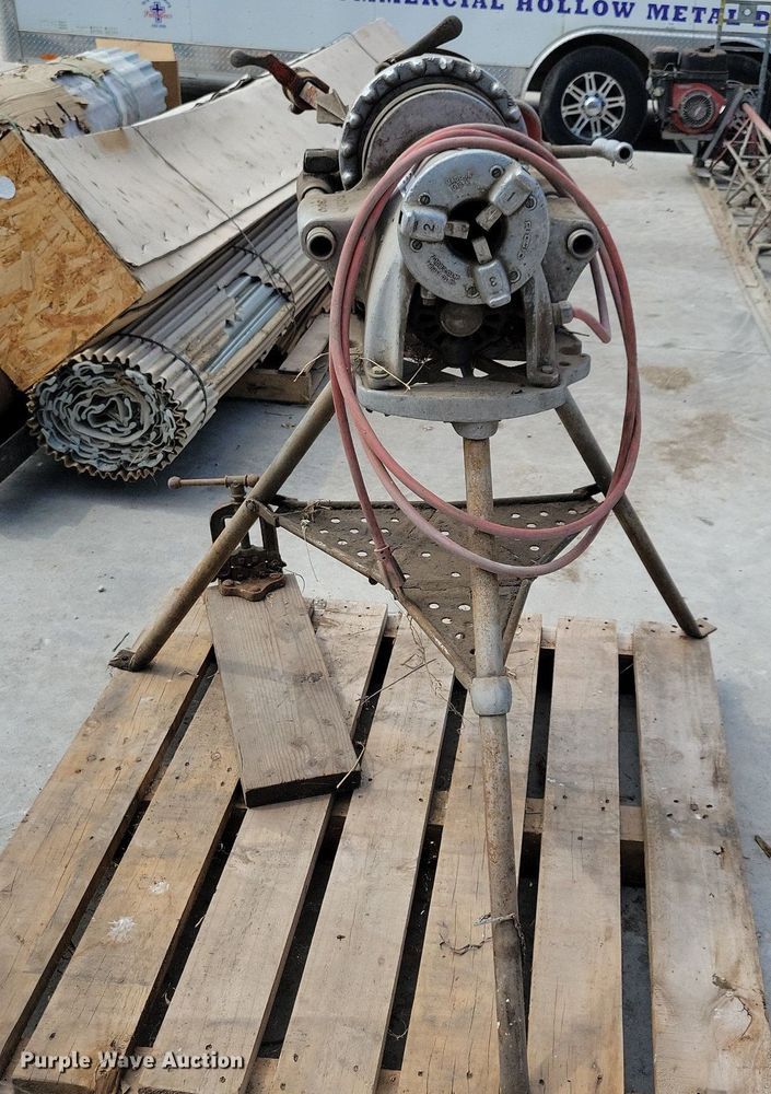 image for item IQ9888 Rigid 300  pipe threading machine