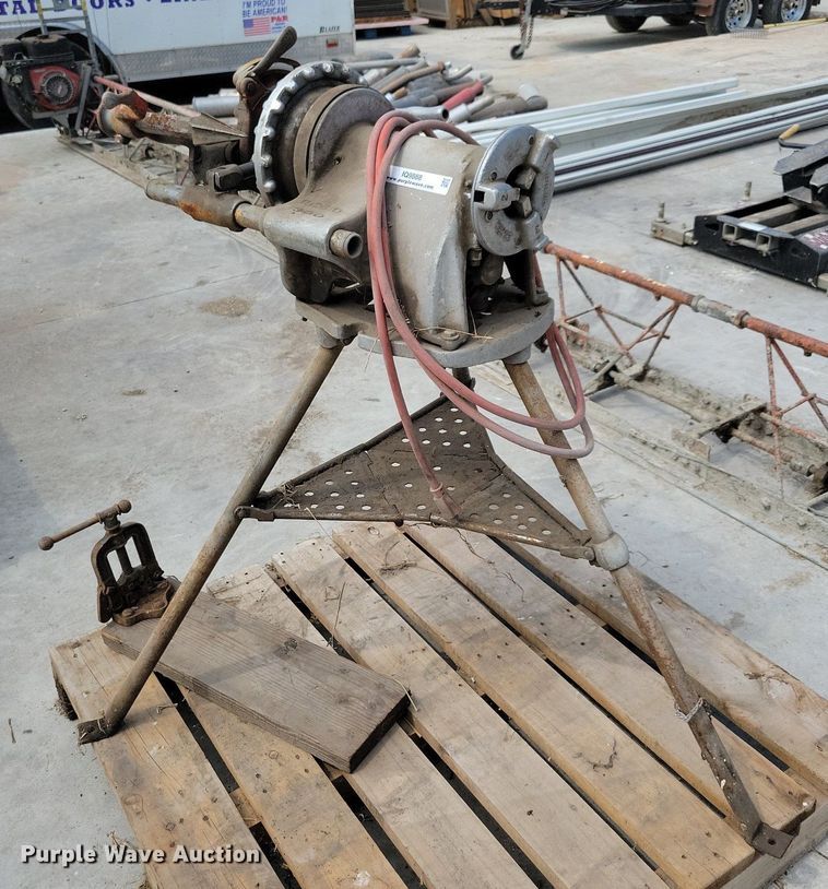 image for item IQ9888 Rigid 300  pipe threading machine