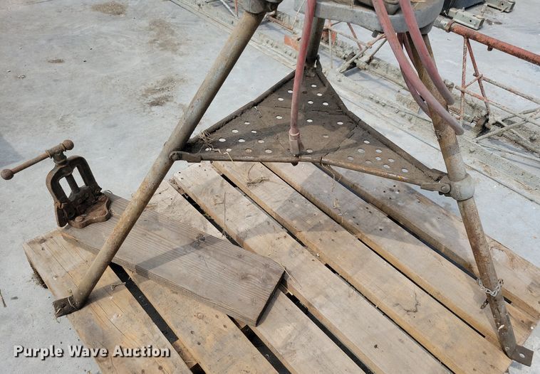 image for item IQ9888 Rigid 300  pipe threading machine