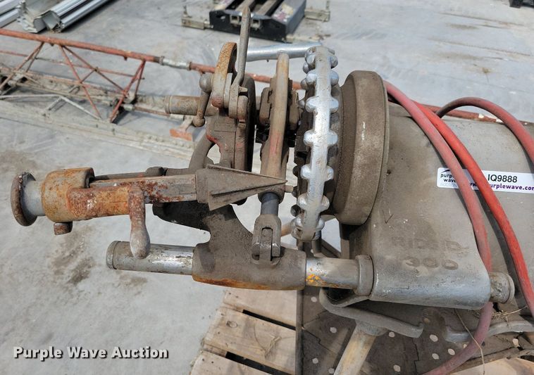 image for item IQ9888 Rigid 300  pipe threading machine