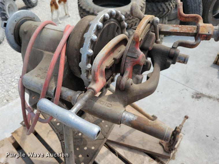 image for item IQ9888 Rigid 300  pipe threading machine