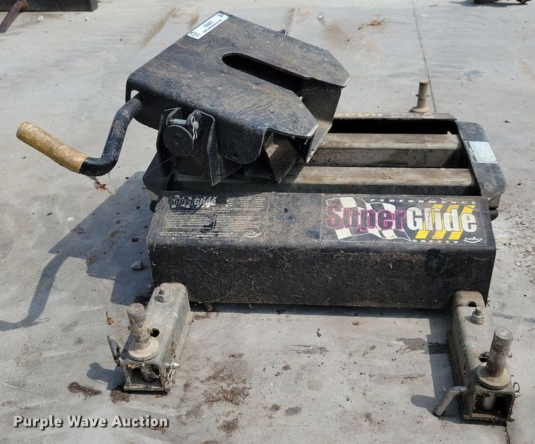 image for item IQ9890 Super Glide 3300  fifth wheel plate