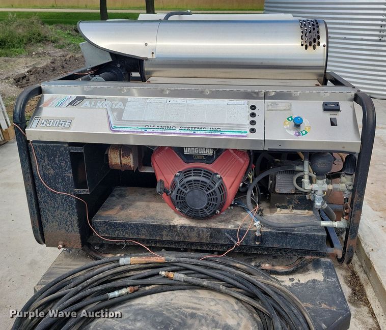 image for item IQ9893 2001 Alkota 5305E  pressure washer trailer