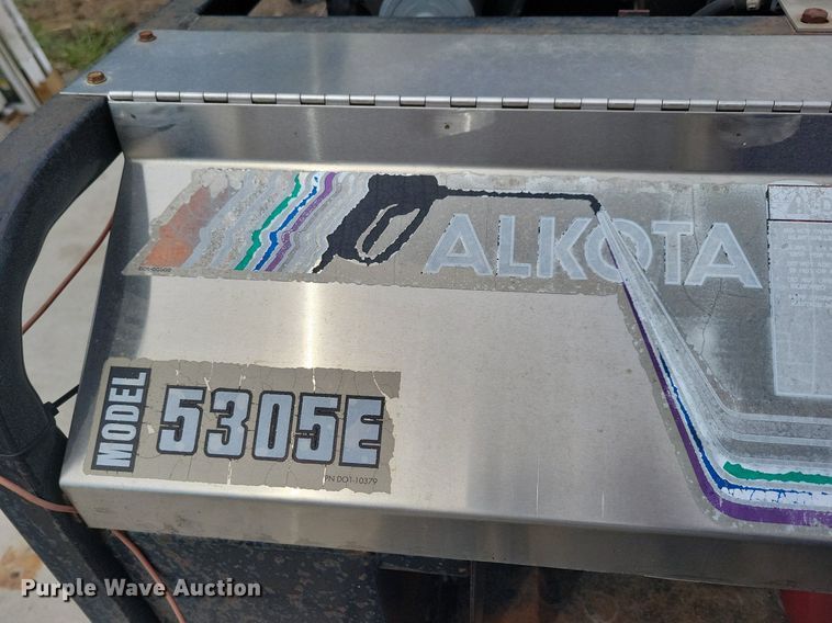 image for item IQ9893 2001 Alkota 5305E  pressure washer trailer