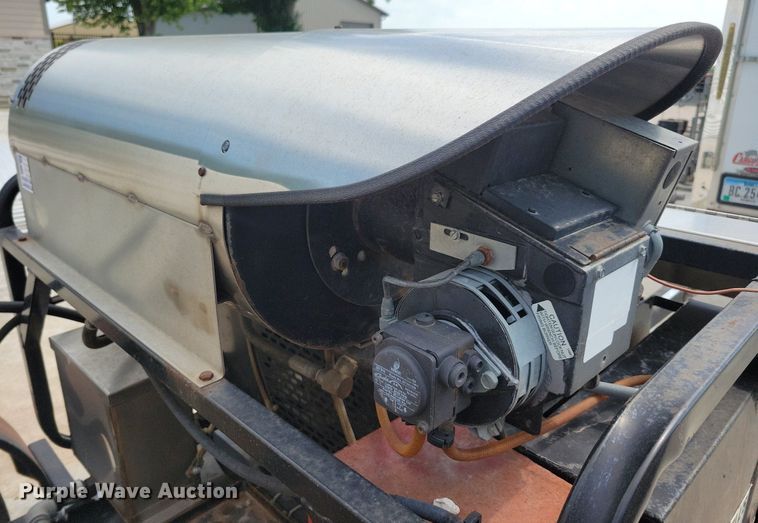 image for item IQ9893 2001 Alkota 5305E  pressure washer trailer