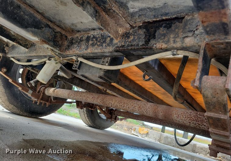 image for item IQ9893 2001 Alkota 5305E  pressure washer trailer