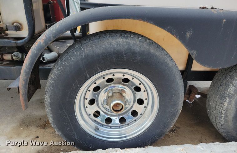 image for item IQ9893 2001 Alkota 5305E  pressure washer trailer