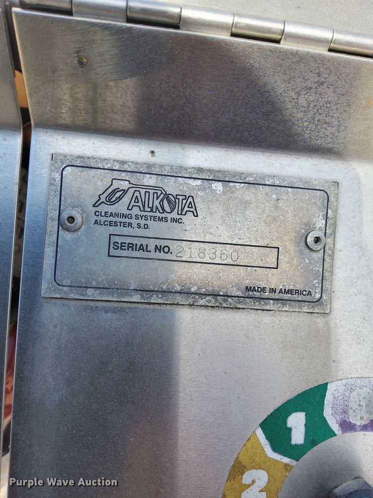 image for item IQ9893 2001 Alkota 5305E  pressure washer trailer