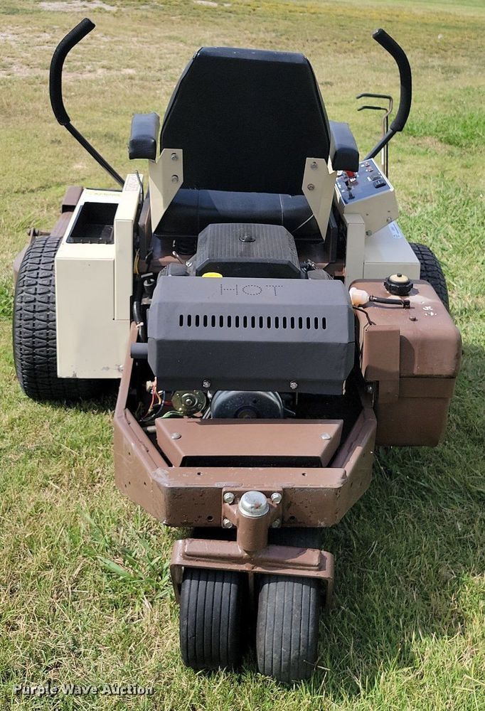 image for item JE9527 Grasshopper 720K  ZTR lawn mower