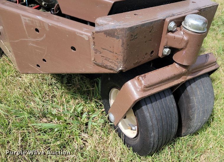 image for item JE9527 Grasshopper 720K  ZTR lawn mower