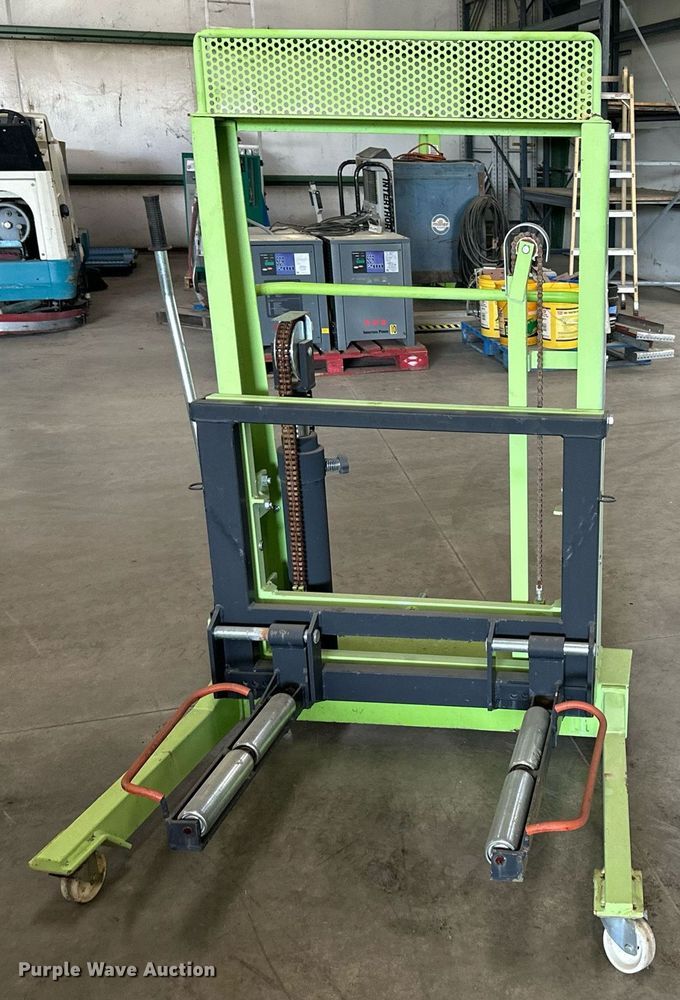 image for item JW9972 2010 ARI Hetra  AH-20330 high lift wheel dolly