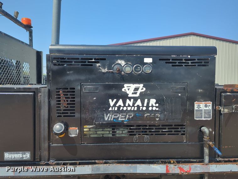 image for item KB9405 2012 Dodge  Ram 4500HD flatbed truck