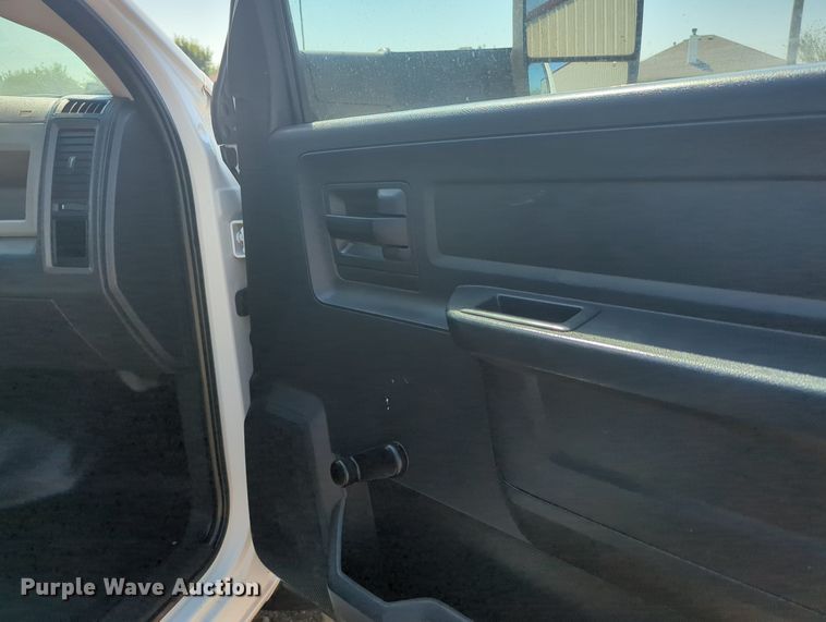 image for item KB9405 2012 Dodge  Ram 4500HD flatbed truck