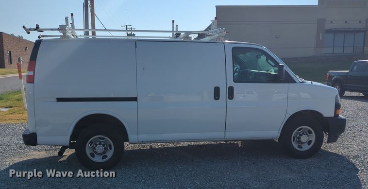 image for item KB9409 2018 Chevrolet Express G2500  van