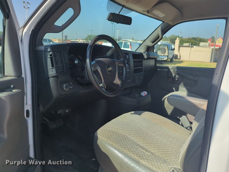 image for item KB9409 2018 Chevrolet Express G2500  van