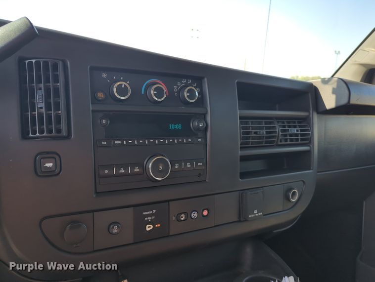 image for item KB9409 2018 Chevrolet Express G2500  van