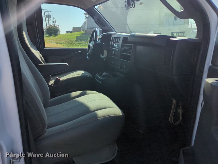 image for item KB9409 2018 Chevrolet Express G2500  van