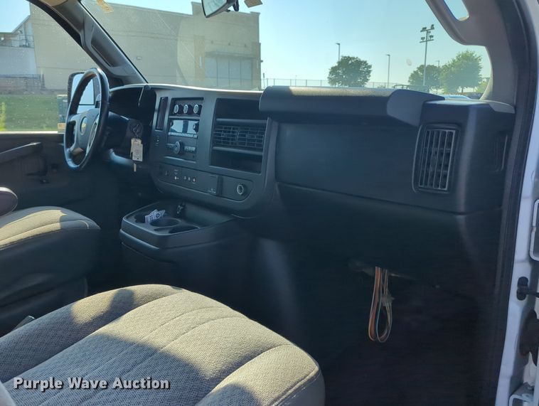 image for item KB9409 2018 Chevrolet Express G2500  van