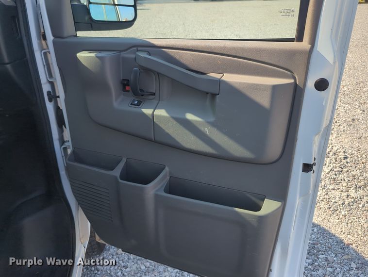 image for item KB9409 2018 Chevrolet Express G2500  van