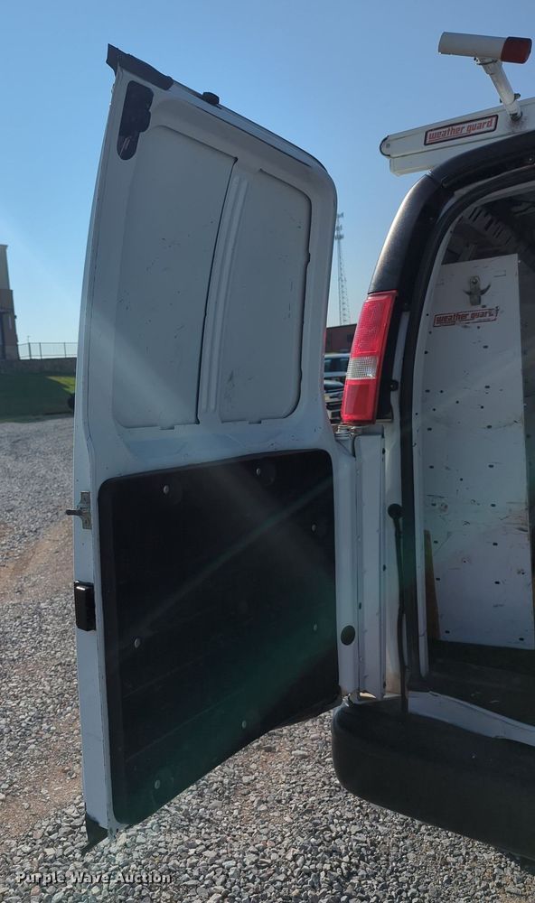 image for item KB9409 2018 Chevrolet Express G2500  van