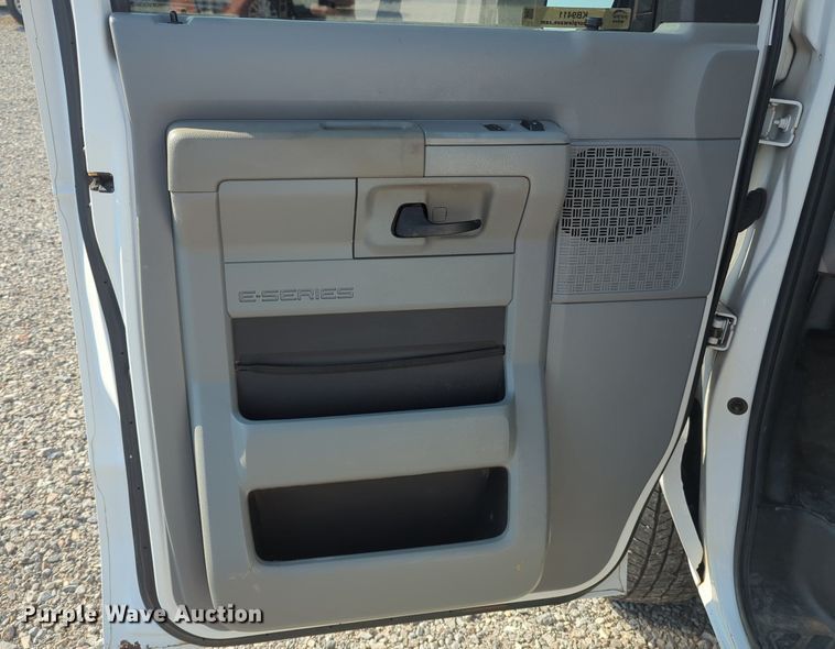 image for item KB9411 2012 Ford E250  van