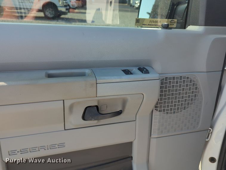 image for item KB9411 2012 Ford E250  van