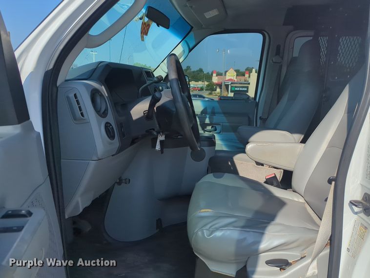 image for item KB9411 2012 Ford E250  van