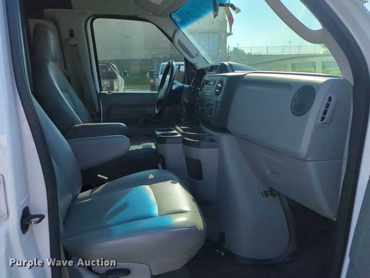 image for item KB9411 2012 Ford E250  van