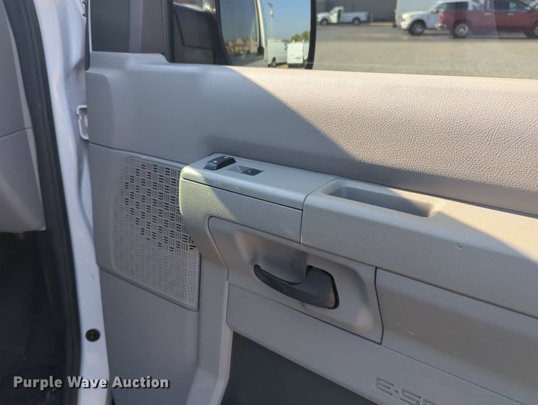image for item KB9411 2012 Ford E250  van