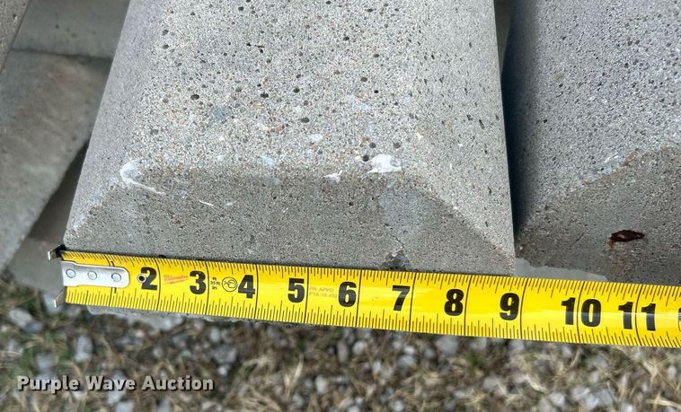 image for item KH9463 (13) parking blocks