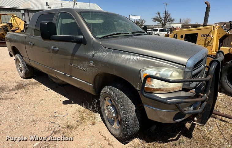 image for item KM9804 2006 Dodge Ram 2500  Mega Cab pickup truck