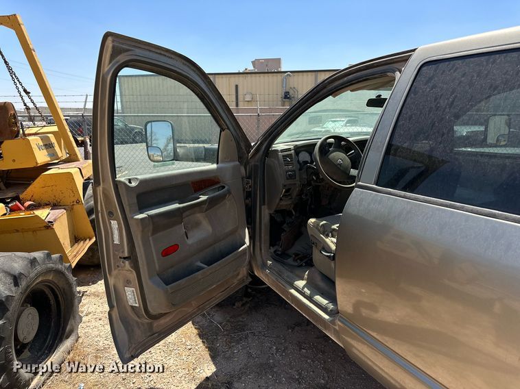 image for item KM9804 2006 Dodge Ram 2500  Mega Cab pickup truck