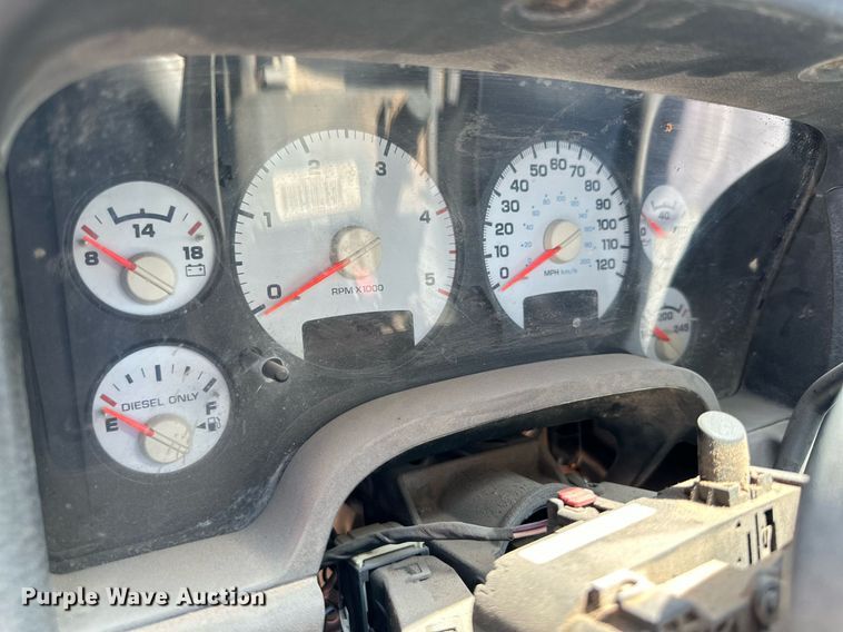 image for item KM9806 2003 Dodge Ram 2500  Quad Cab pickup truck