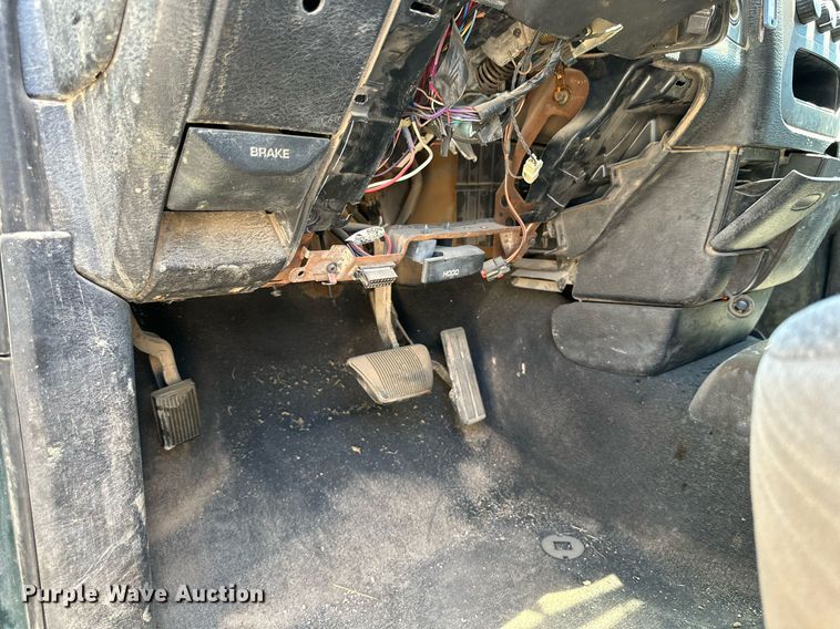 image for item KM9806 2003 Dodge Ram 2500  Quad Cab pickup truck