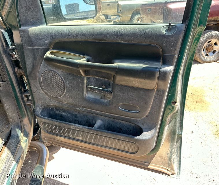 image for item KM9806 2003 Dodge Ram 2500  Quad Cab pickup truck
