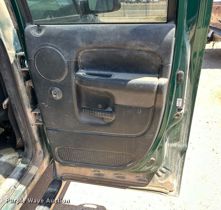 image for item KM9806 2003 Dodge Ram 2500  Quad Cab pickup truck