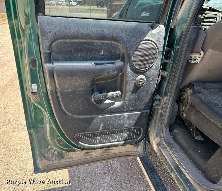 image for item KM9806 2003 Dodge Ram 2500  Quad Cab pickup truck