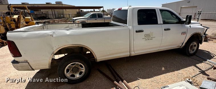 image for item KM9807 2011 Dodge Ram 3500HD  Crew Cab pickup truck