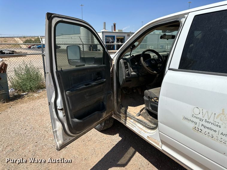 image for item KM9807 2011 Dodge Ram 3500HD  Crew Cab pickup truck