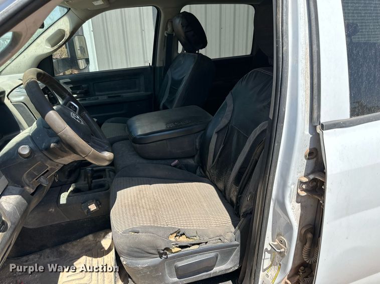 image for item KM9807 2011 Dodge Ram 3500HD  Crew Cab pickup truck