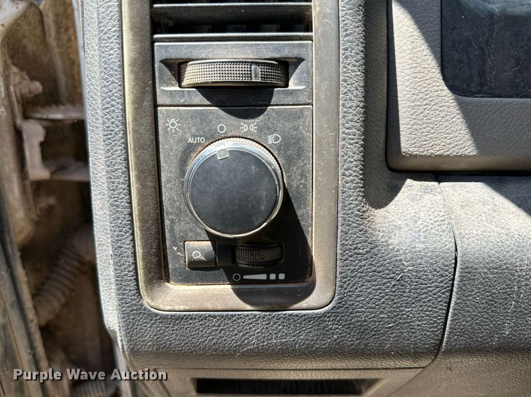 image for item KM9807 2011 Dodge Ram 3500HD  Crew Cab pickup truck