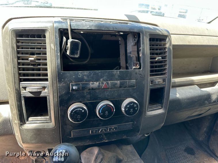 image for item KM9807 2011 Dodge Ram 3500HD  Crew Cab pickup truck