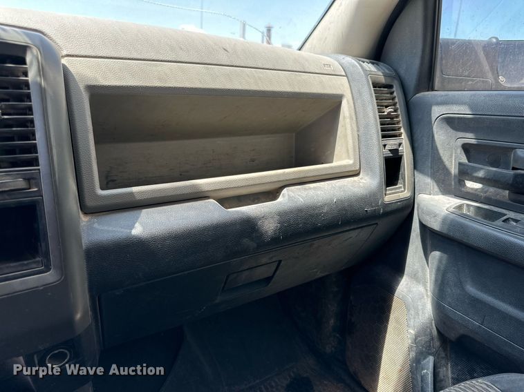 image for item KM9807 2011 Dodge Ram 3500HD  Crew Cab pickup truck