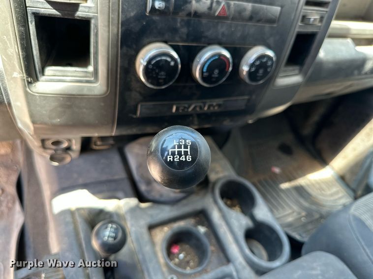 image for item KM9807 2011 Dodge Ram 3500HD  Crew Cab pickup truck