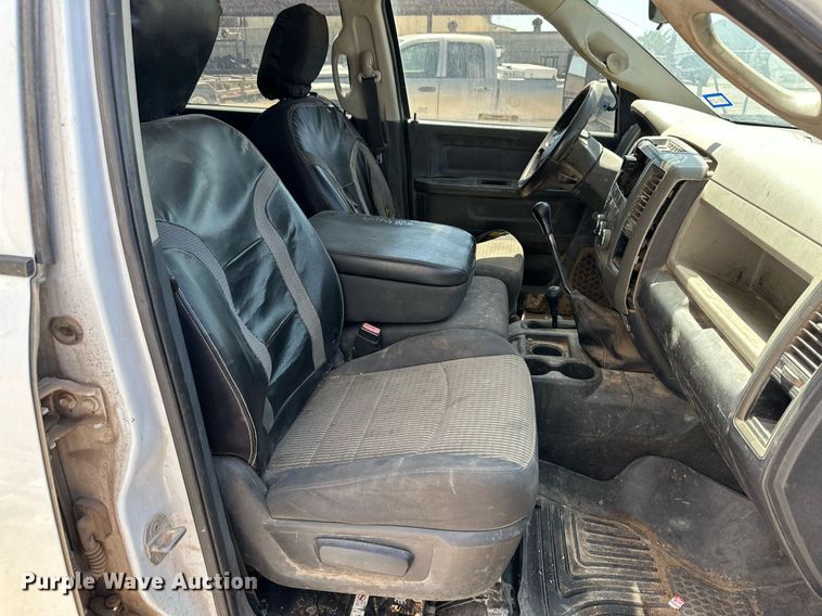 image for item KM9807 2011 Dodge Ram 3500HD  Crew Cab pickup truck