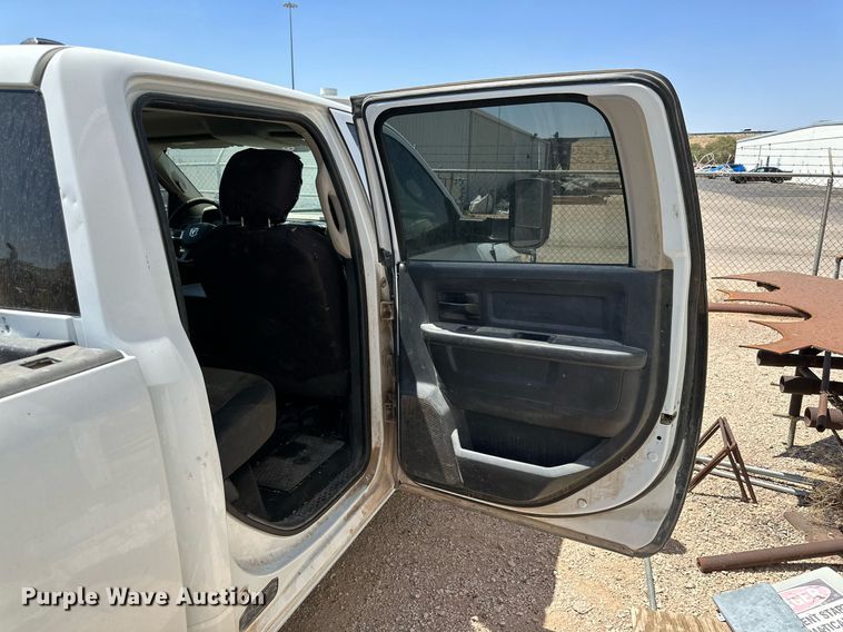 image for item KM9807 2011 Dodge Ram 3500HD  Crew Cab pickup truck