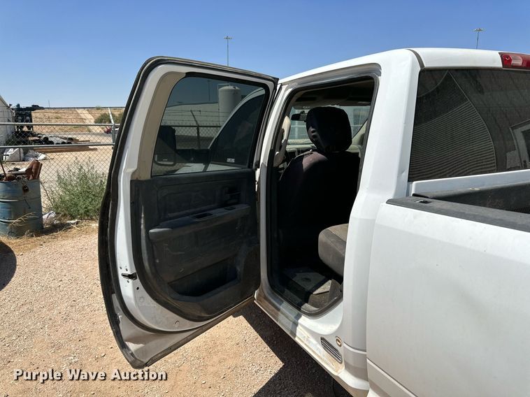 image for item KM9807 2011 Dodge Ram 3500HD  Crew Cab pickup truck